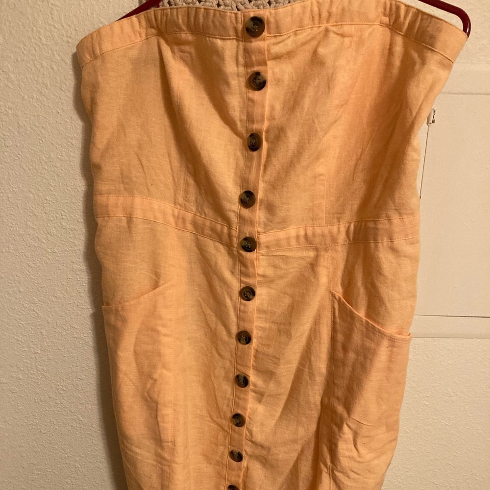 Cute A.E peach dress! Pockets! Never worn with removable straps! Spring/Summer